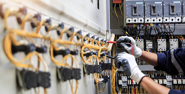 Professional Electrician technician working in St. Paul, MO